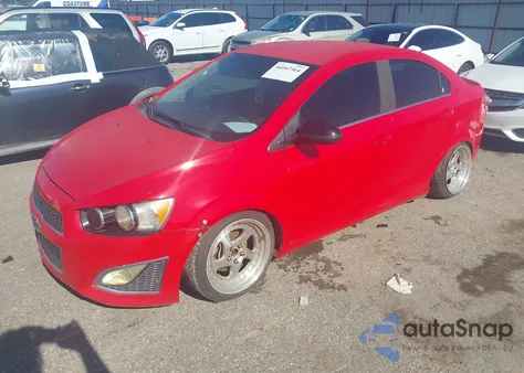 2015 Chevrolet Sonic Rs Auto из США, поврежденный, VIN 1G1JG5SB9F4137315